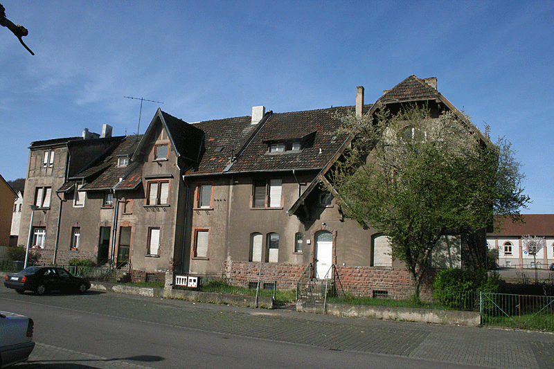 Die Meisterhäuser am Wehrdener Saarufer (Foto: Stadt Völklingen)