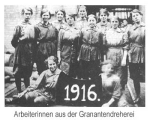 Frauen besetzten auch die Granatendreherei 1916 (Quelle: Saarstahl AG)