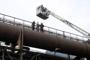 Voller Einsatz bei der Jahreshauptübung am Stahlwerk Völklingen (Foto: Saarstahl AG)