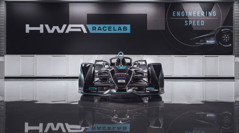 Das HWA RACELAB-Team ermöglicht es Carrie Schreiner aus Völklingen erstmals ein Formel-E-Auto zu testen (Foto: PM motorsport-xl.de)