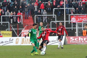 Idir Meridja im Duell mit Offenbachs Ko Sawada (Foto: Hell)