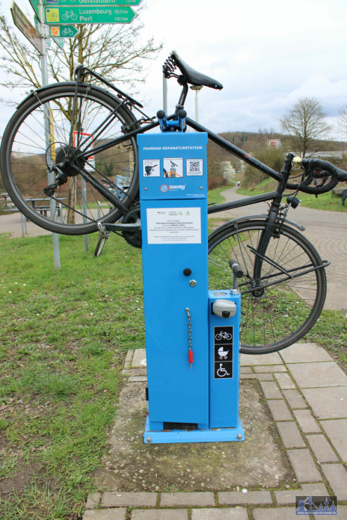 Erste Fahrrad-Service-Station am Völklinger Saarufer (Foto: Stadt)