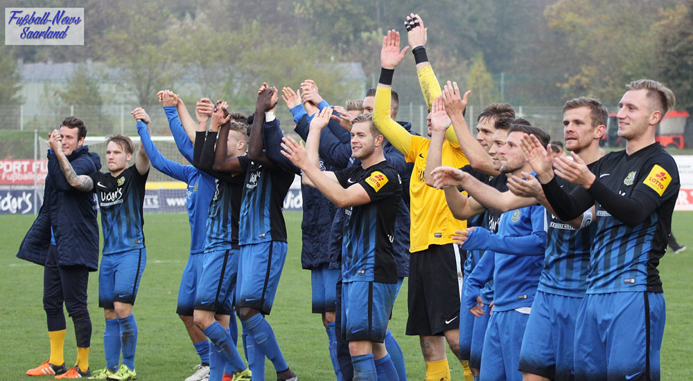 Am Ende konnten die Spieler des 1. FCS drei Punkte feiern (Foto: Mohr/Fußball-News Saarland)