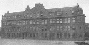 Direktionsgebäude, erbaut 1922/23. (Quelle: Saarstahl AG)