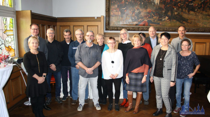 Die Oberbürgermeisterin bedankte sich in ihrer Ansprache bei den Jubilaren für ihre langjährige Arbeit im Dienst der Bürgerinnen und Bürger der Stadt. (Foto: Stadt VKL)