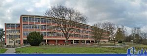 Marie-Luise-Kaschnitz-Gymnasium, ein Panorama des Schulgebäudes 2015 (Foto: Hell)
