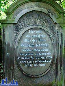 Hier eine Aufnahme (von Andreas Hell 2001) des Grabsteins von Wilhelm Nessler, heute zu sehen im "Bürgerpark"