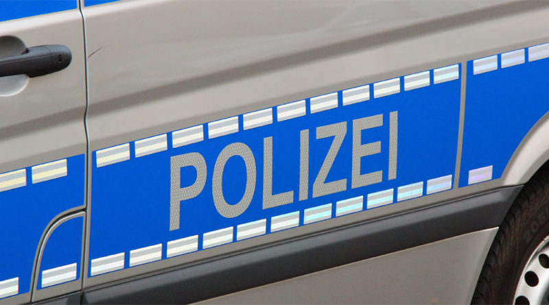 "Polizei" von www.völklingen-im-wandel.de ist lizenziert unter einer Creative Commons Namensnennung - Weitergabe unter gleichen Bedingungen 4.0 International Lizenz.