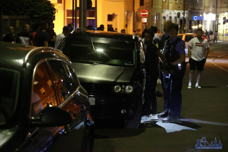 Massenschlägerei auf offener Straße in der Völklinger Innenstadt.